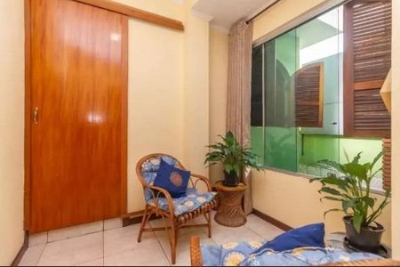 Casa à venda com 179m², 3 quartos e 2 vagas