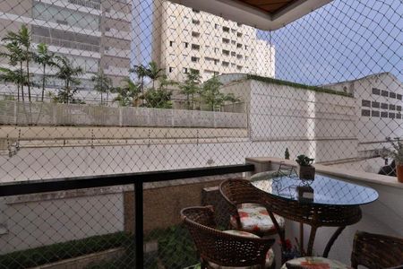 Apartamento à venda com 220m², 3 quartos e 3 vagas