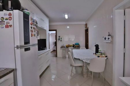 Apartamento à venda com 220m², 3 quartos e 3 vagas