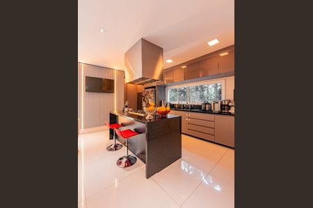 Casa à venda com 420m², 4 quartos e 4 vagas