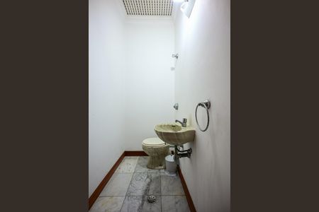 Casa para alugar com 850m², 4 quartos e 9 vagasLavabo 1