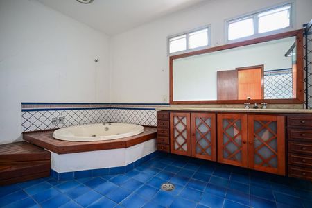 Casa para alugar com 850m², 4 quartos e 9 vagasBanheiro Suíte 1