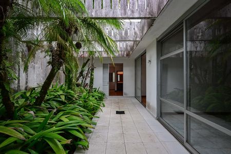 Casa para alugar com 850m², 4 quartos e 9 vagasJardim de Inverno