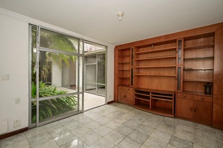 Casa para alugar com 850m², 4 quartos e 9 vagasEscritório