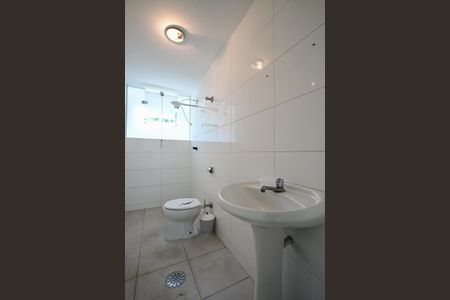 Casa para alugar com 850m², 4 quartos e 9 vagasBanheiro de Serviço