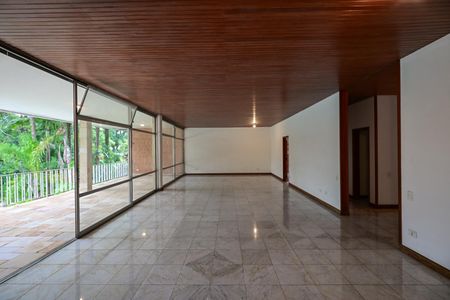 Casa para alugar com 850m², 4 quartos e 9 vagasSala