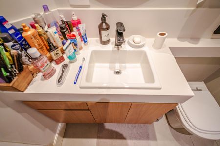 Apartamento à venda com 64m², 2 quartos e sem vagaBanheiro