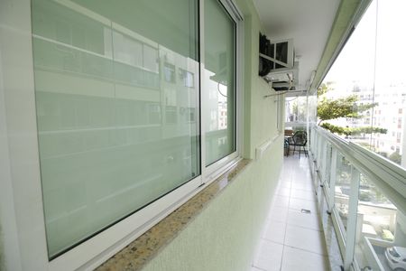 Apartamento à venda com 69m², 2 quartos e 1 vagaVaranda