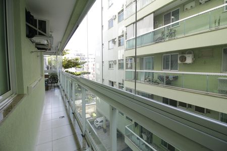 Apartamento à venda com 69m², 2 quartos e 1 vagaVaranda