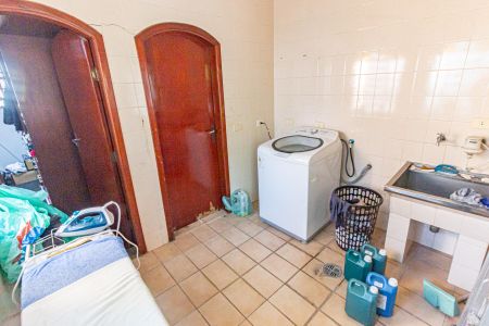 Casa à venda com 480m², 6 quartos e 3 vagas Casa à venda com 480m², 6 quartos e 3 vagasÁrea de Serviço