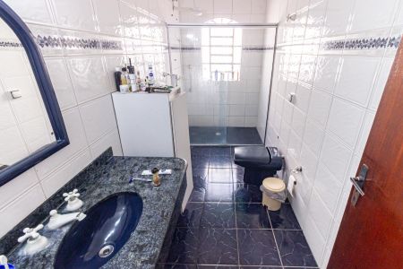 Casa à venda com 480m², 6 quartos e 3 vagas Casa à venda com 480m², 6 quartos e 3 vagasBanheiro 1
