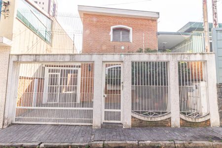 Casa à venda com 480m², 6 quartos e 3 vagas Casa à venda com 480m², 6 quartos e 3 vagasFachada
