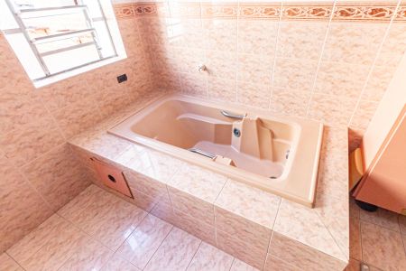Casa à venda com 480m², 6 quartos e 3 vagas Casa à venda com 480m², 6 quartos e 3 vagasBanheiro da Suíte
