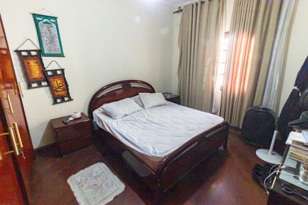 Casa à venda com 480m², 6 quartos e 3 vagas Casa à venda com 480m², 6 quartos e 3 vagasQuarto 2