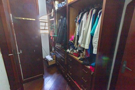 Casa à venda com 480m², 6 quartos e 3 vagas Casa à venda com 480m², 6 quartos e 3 vagasSuíte - Closet
