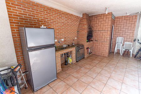 Casa à venda com 480m², 6 quartos e 3 vagas Casa à venda com 480m², 6 quartos e 3 vagasQuintal