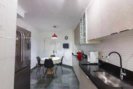 Apartamento à venda com 98m², 3 quartos e 2 vagas Apartamento à venda com 98m², 3 quartos e 2 vagasCozinha
