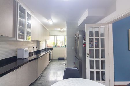Apartamento à venda com 98m², 3 quartos e 2 vagas Apartamento à venda com 98m², 3 quartos e 2 vagasCozinha