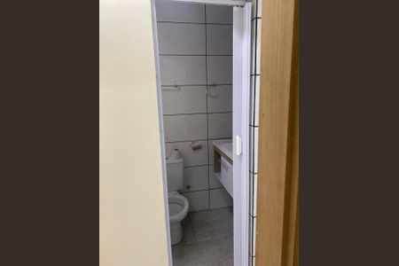 Casa para alugar com 60m², 2 quartos e sem vaga Casa para alugar com 60m², 2 quartos e sem vagaBanheiro