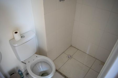 Apartamento à venda com 43m², 2 quartos e 1 vaga Apartamento à venda com 43m², 2 quartos e 1 vagaBanheiro social