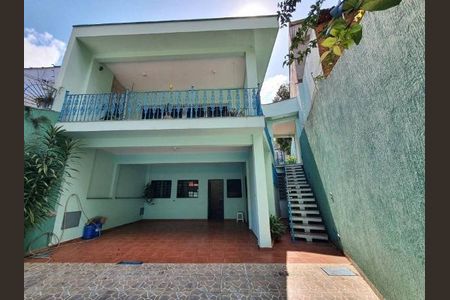 Casa à venda com 249m², 4 quartos e 4 vagas