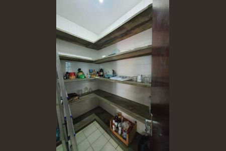 Casa à venda com 249m², 4 quartos e 4 vagas