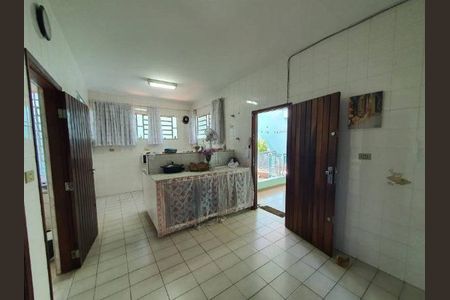 Casa à venda com 249m², 4 quartos e 4 vagas