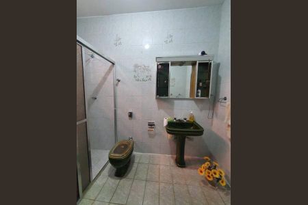 Casa à venda com 249m², 4 quartos e 4 vagas