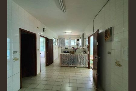 Casa à venda com 249m², 4 quartos e 4 vagas