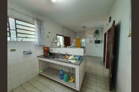Casa à venda com 249m², 4 quartos e 4 vagas