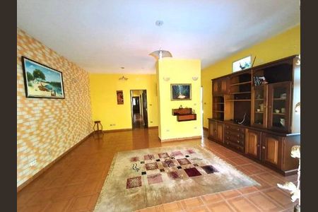 Casa à venda com 249m², 4 quartos e 4 vagas