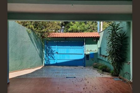 Casa à venda com 249m², 4 quartos e 4 vagas