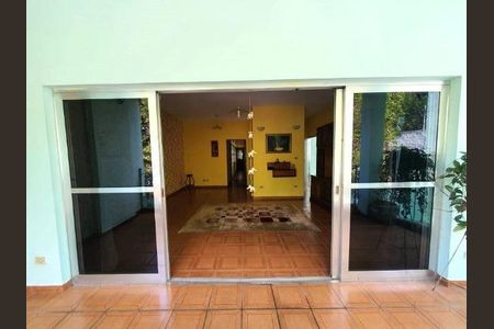Casa à venda com 249m², 4 quartos e 4 vagas