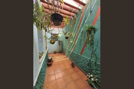 Casa à venda com 249m², 4 quartos e 4 vagas