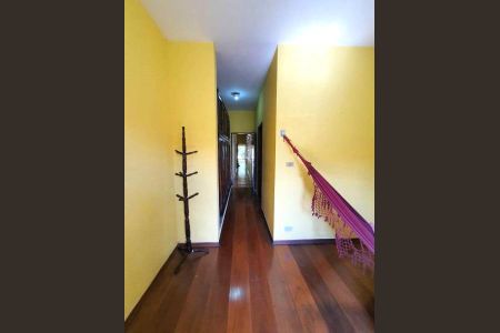 Casa à venda com 249m², 4 quartos e 4 vagas