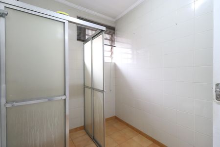 Casa para alugar com 600m², 6 quartos e 12 vagasBanheiro 2
