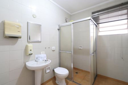 Casa para alugar com 600m², 6 quartos e 12 vagasBanheiro 2