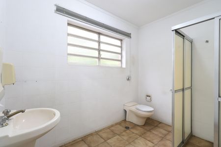 Casa para alugar com 600m², 6 quartos e 12 vagasBanheiro 1
