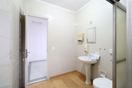 Casa para alugar com 600m², 6 quartos e 12 vagasBanheiro 2