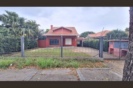 Casa para alugar com 600m², 6 quartos e 12 vagasFachada
