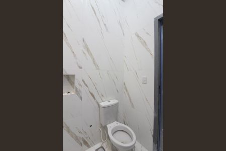 Casa à venda com 132m², 2 quartos e 3 vagas Casa à venda com 132m², 2 quartos e 3 vagasBanheiro da Suíte 2