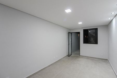 Casa à venda com 132m², 2 quartos e 3 vagas Casa à venda com 132m², 2 quartos e 3 vagasSala