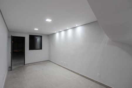 Casa à venda com 132m², 2 quartos e 3 vagas Casa à venda com 132m², 2 quartos e 3 vagasSala