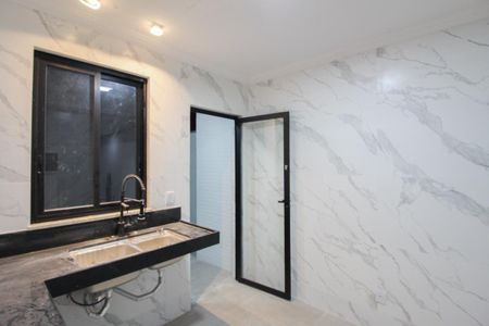 Casa à venda com 132m², 2 quartos e 3 vagas Casa à venda com 132m², 2 quartos e 3 vagasCozinha