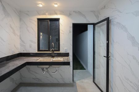 Casa à venda com 132m², 2 quartos e 3 vagas Casa à venda com 132m², 2 quartos e 3 vagasCozinha