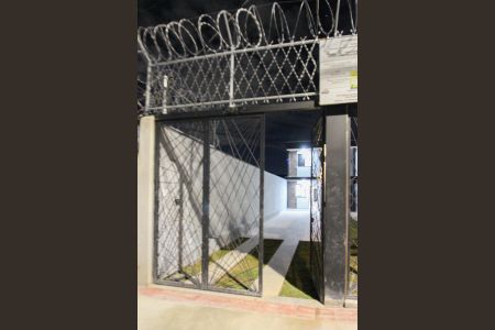 Casa à venda com 132m², 2 quartos e 3 vagas Casa à venda com 132m², 2 quartos e 3 vagasFachada