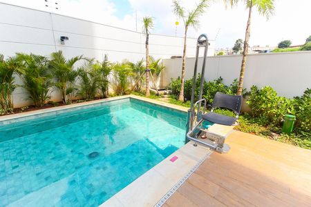 Studio para alugar com 25m², 1 quarto e sem vaga Studio para alugar com 25m², 1 quarto e sem vagaÁrea comum - Piscina