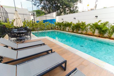 Studio para alugar com 25m², 1 quarto e sem vaga Studio para alugar com 25m², 1 quarto e sem vagaÁrea comum - Piscina