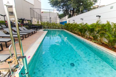Studio para alugar com 25m², 1 quarto e sem vaga Studio para alugar com 25m², 1 quarto e sem vagaÁrea comum - Piscina