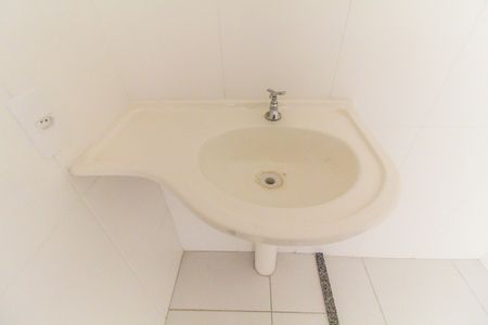 Banheiro de kitnet/studio para alugar com 1 quarto, 25m² em Jardim Helena, São Paulo